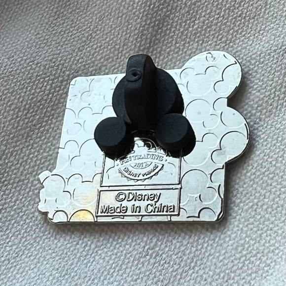 Disney Mickey Mouse Pin - Picture 2 of 3